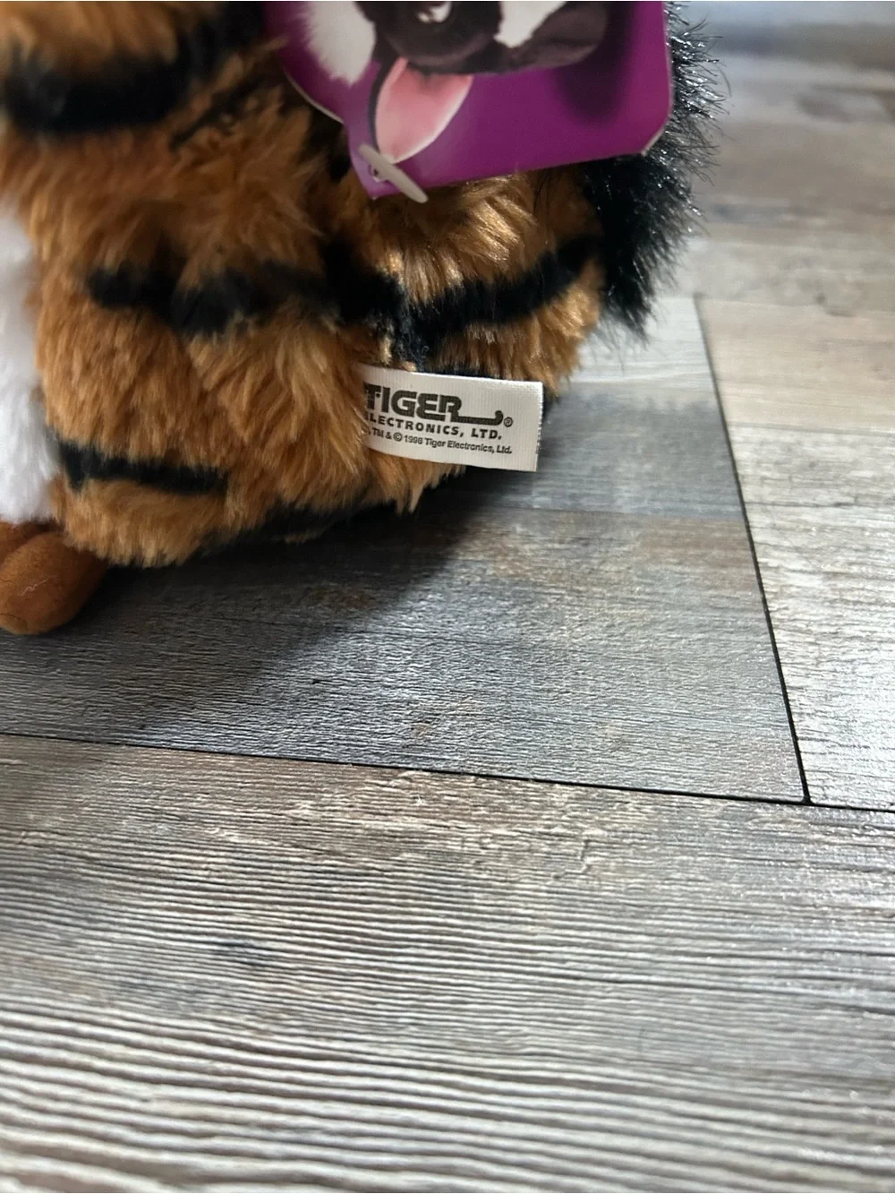 1998 RARE 6” Furby Giraffe Tan with Blue Eyes 70-800 tags
